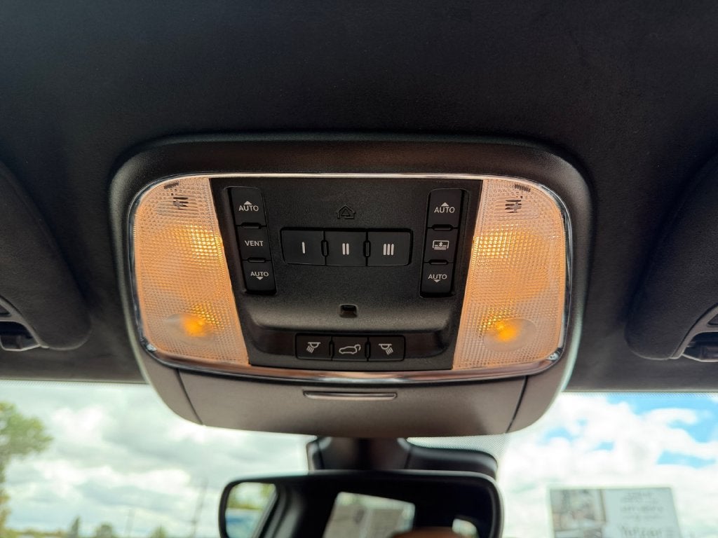 2021 Jeep Grand Cherokee Summit 4x4 w/Adaptive Cruise