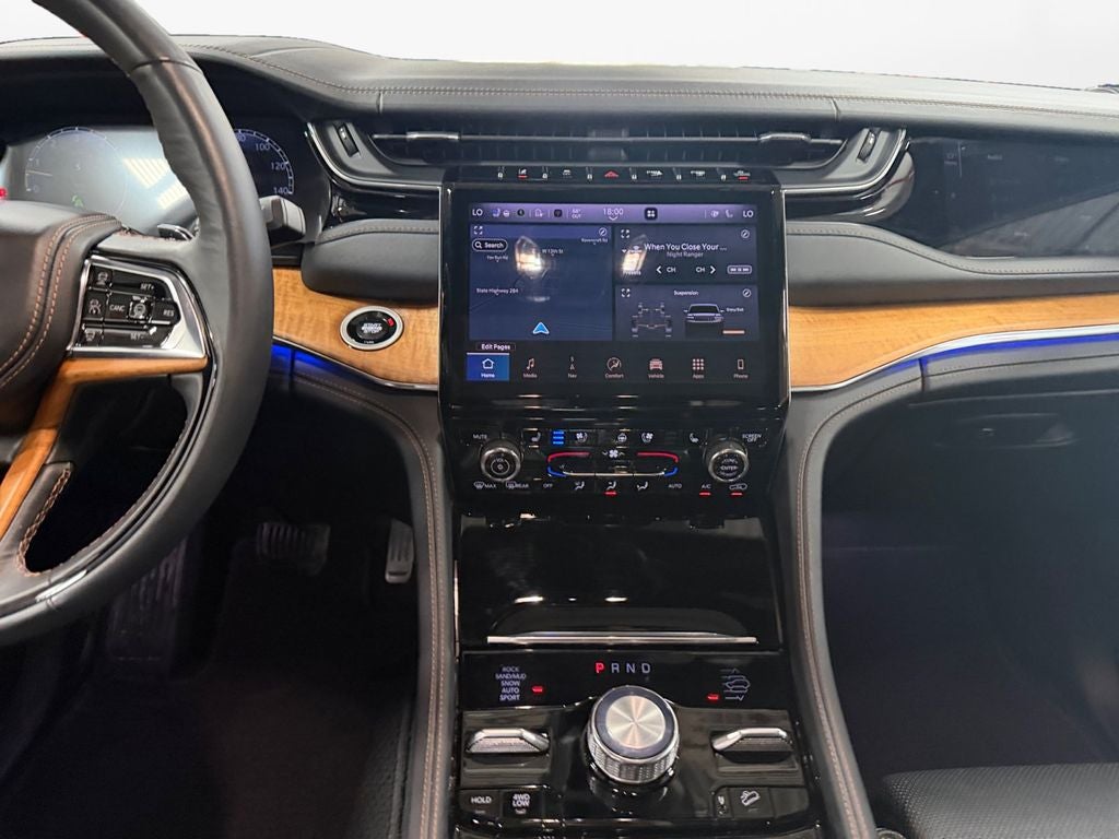 2024 Jeep Grand Cherokee L Summit Reserve w/Pro-Tech & Luxury Pkgs