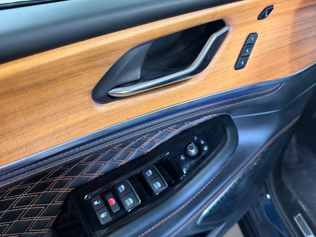 2024 Jeep Grand Cherokee L Summit Reserve w/Pro-Tech & Luxury Pkgs