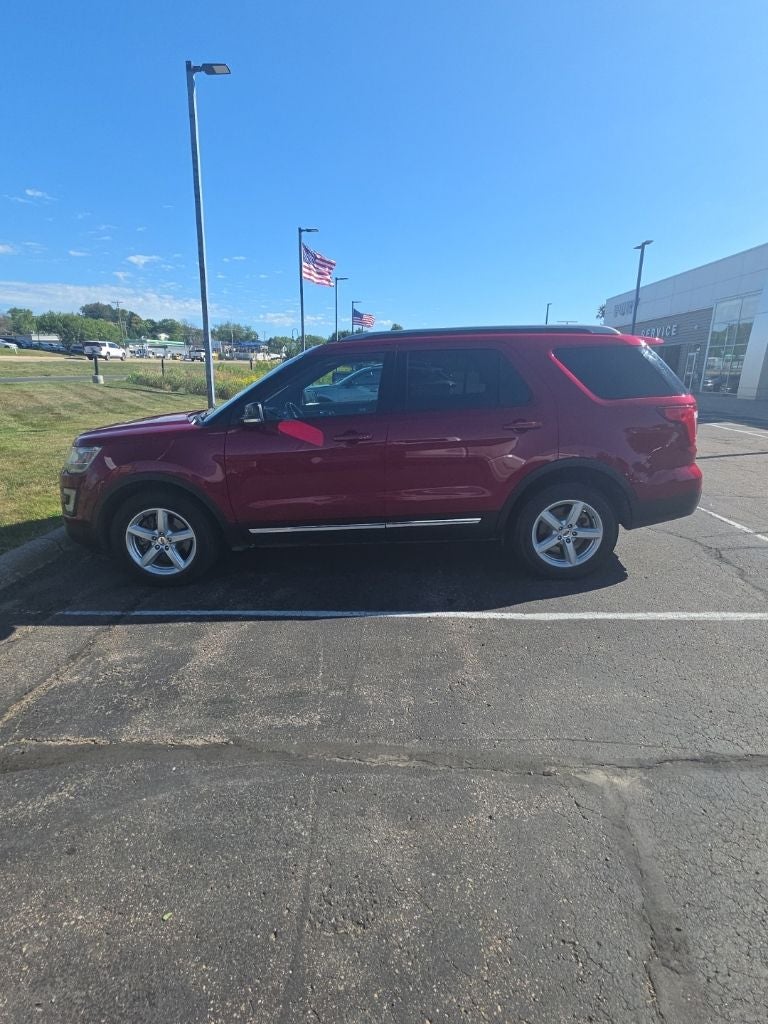 2017 Ford Explorer XLT w/Tow & Tech Pkgs