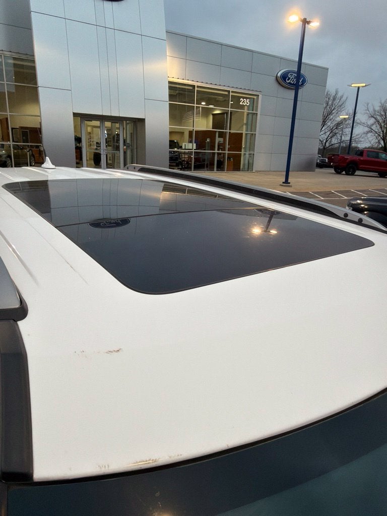 2018 Ford Explorer XLT w/Twin Panel Moon Roof