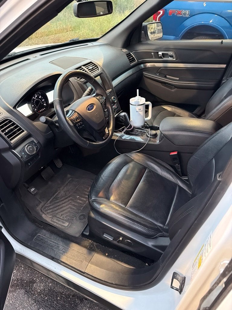 2018 Ford Explorer XLT w/Twin Panel Moon Roof