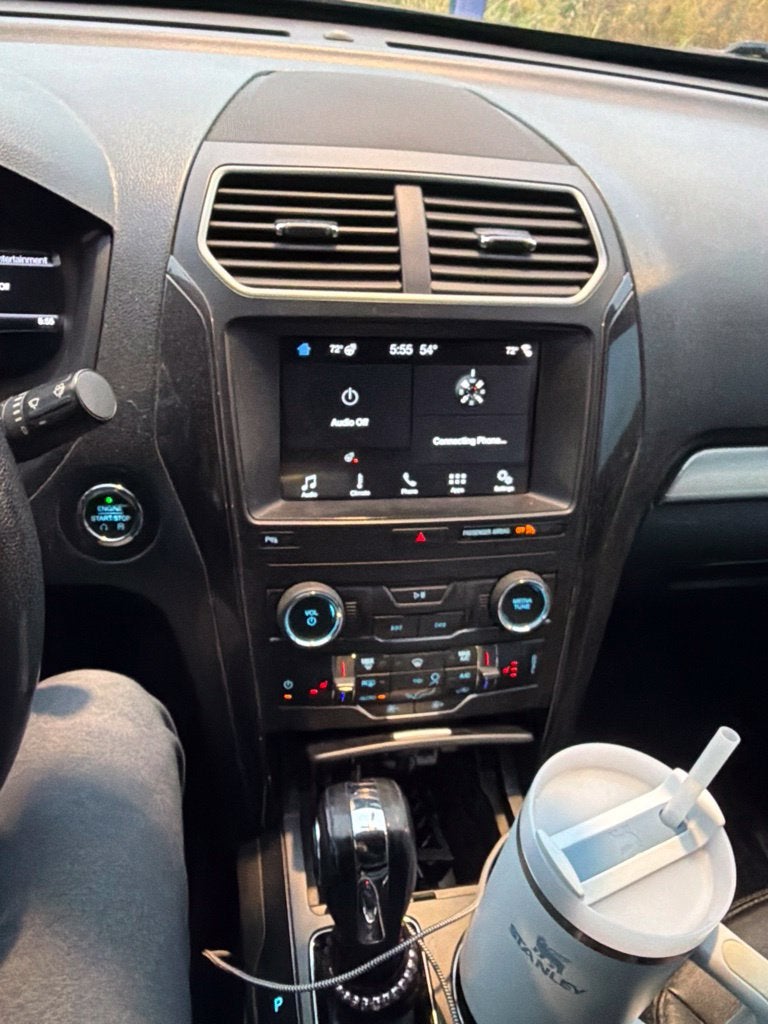 2018 Ford Explorer XLT w/Twin Panel Moon Roof