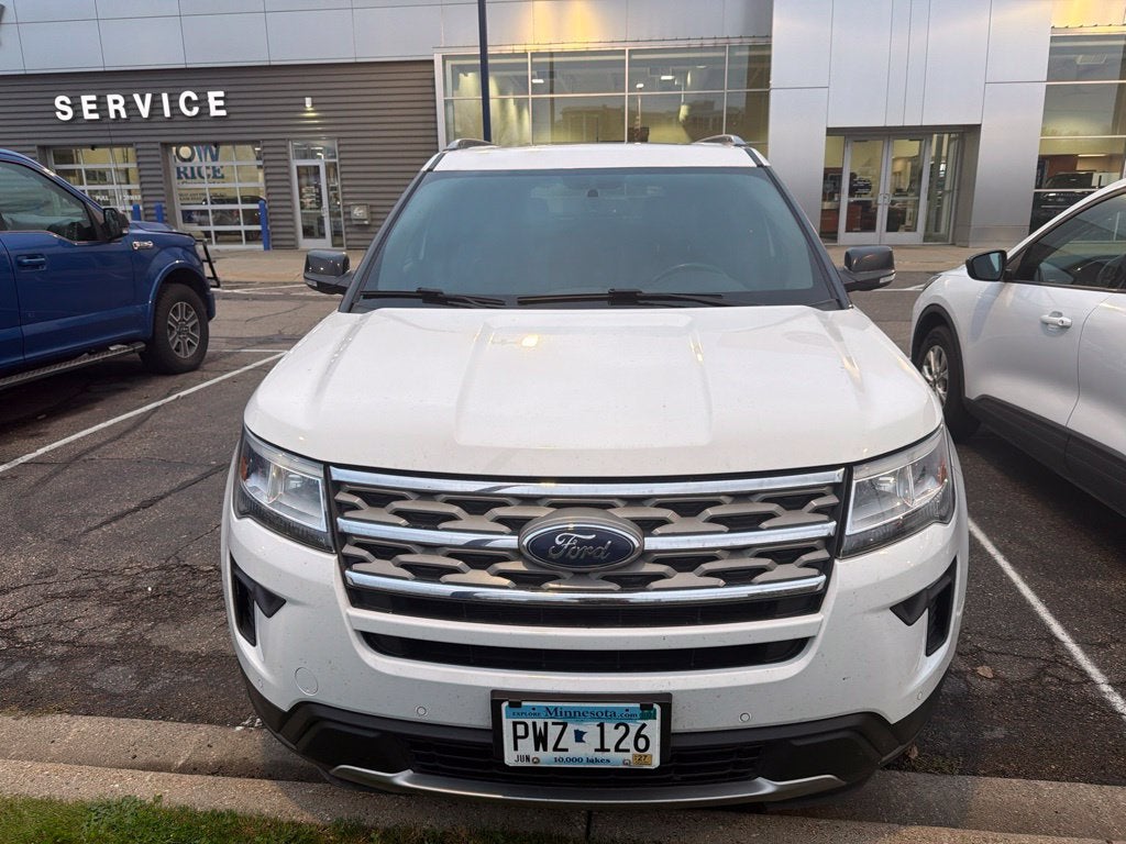 2018 Ford Explorer XLT w/Twin Panel Moon Roof