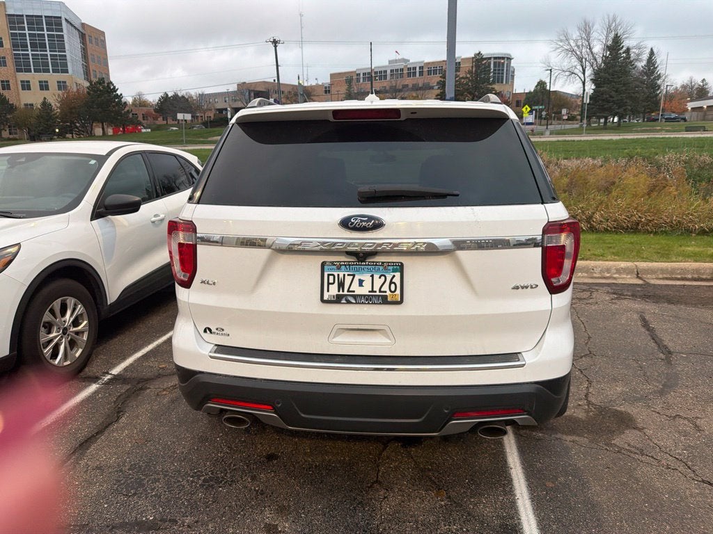 2018 Ford Explorer XLT w/Twin Panel Moon Roof