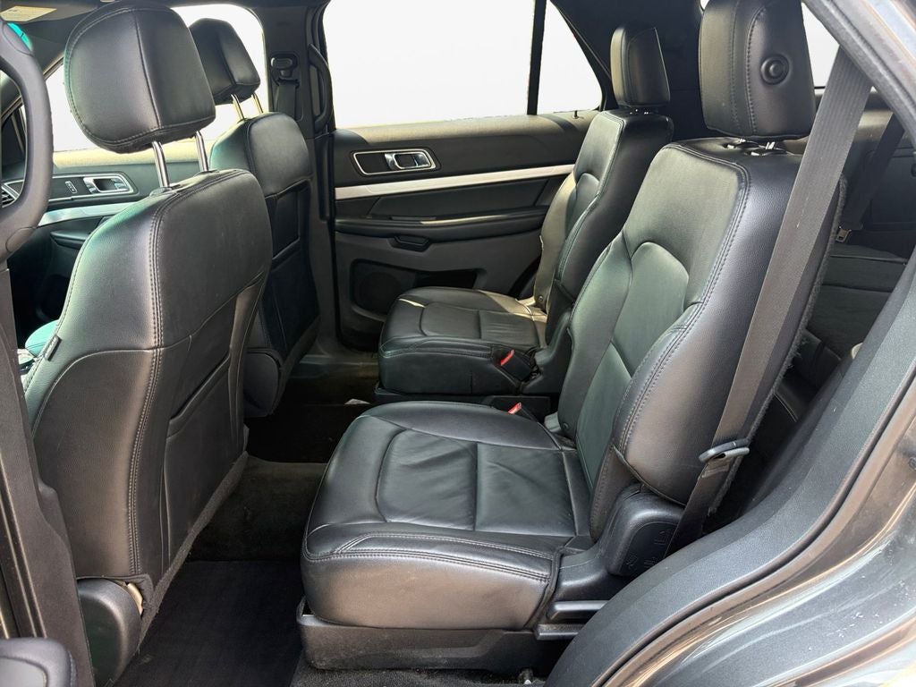 2017 Ford Explorer XLT w/Comfort & Tow Pkg