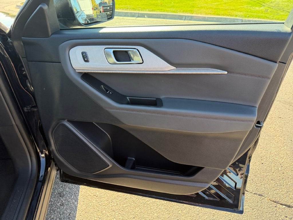 2025 Ford Explorer Active Gold Certified