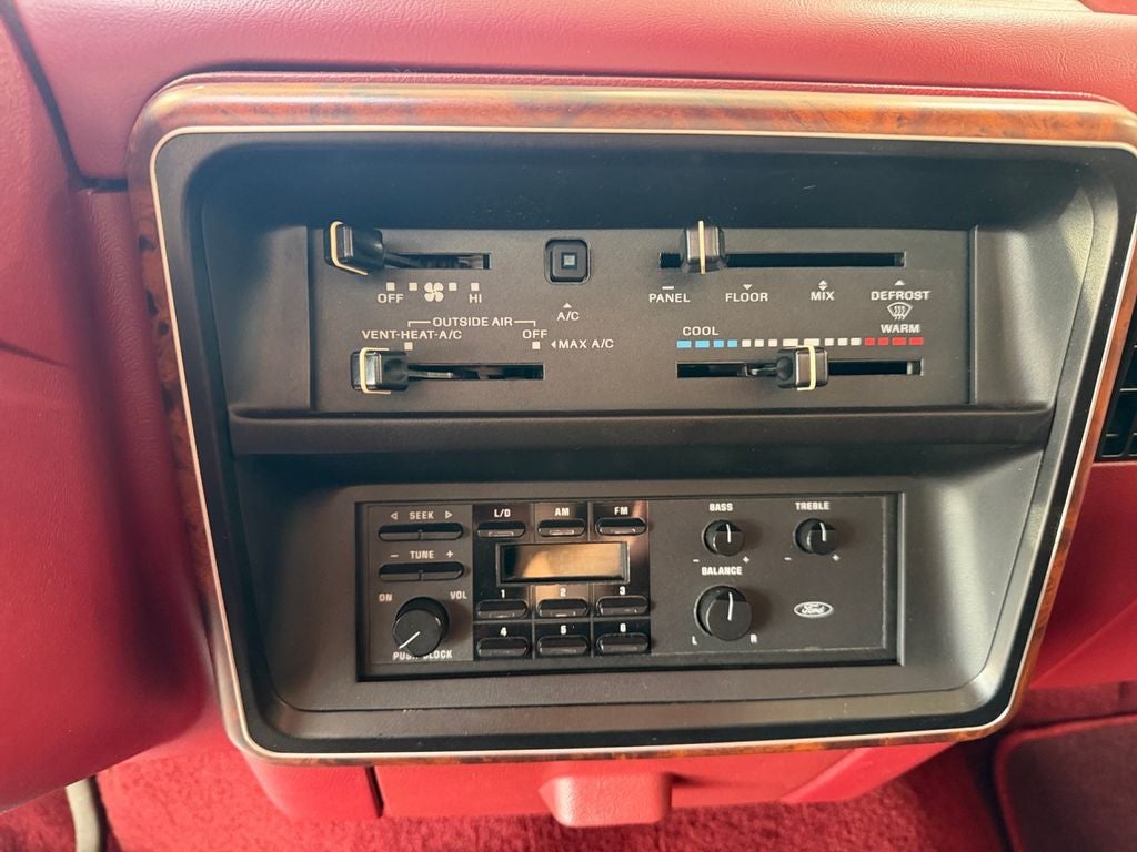 1987 Ford F-150 XLT Lariat Edition