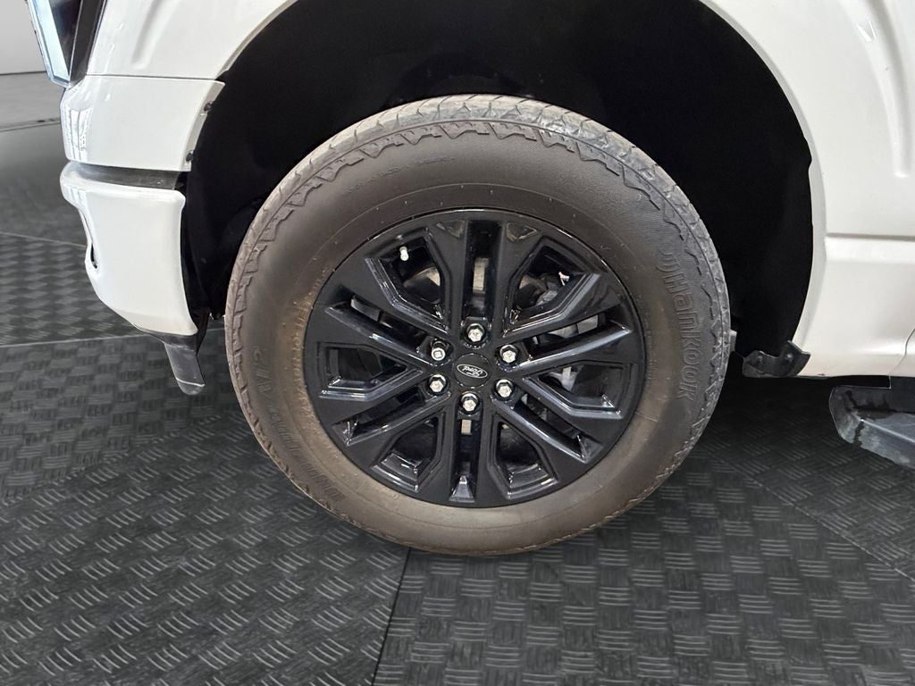 2024 Ford F-150 Lariat w/Black Appearance & Blue Cruise Equip