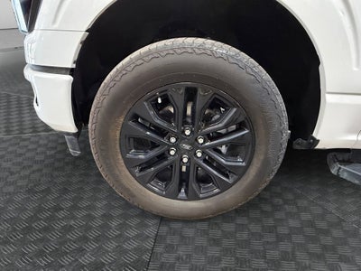 2024 Ford F-150 Lariat w/Black Appearance & Blue Cruise Equip