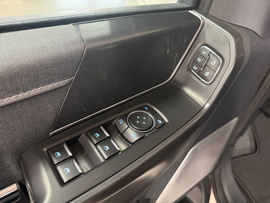 2024 Ford F-150 Lariat w/Black Appearance & Blue Cruise Equip