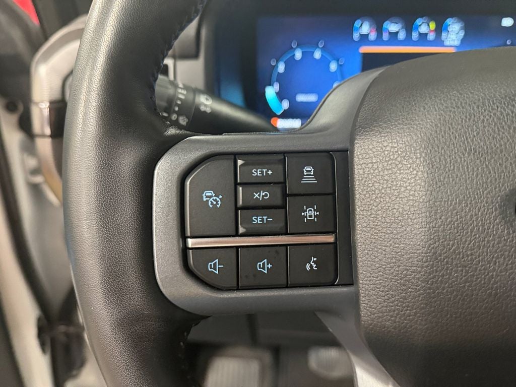 2024 Ford F-150 Lariat w/Black Appearance & Blue Cruise Equip