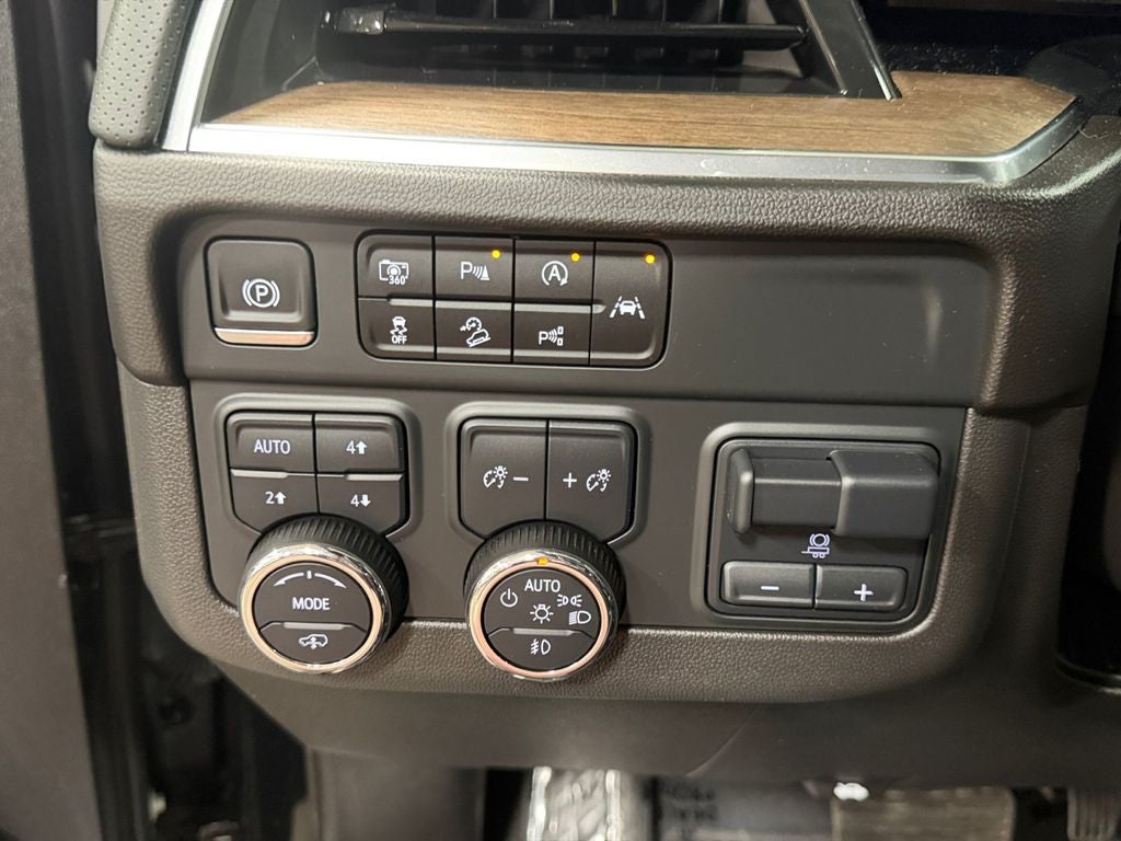 2025 Chevrolet Suburban High Country