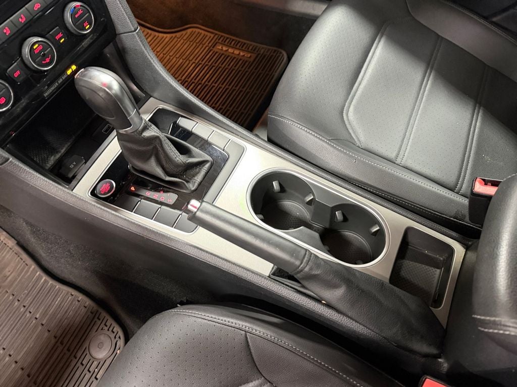 2020 Volkswagen Passat 2.0T R-Line