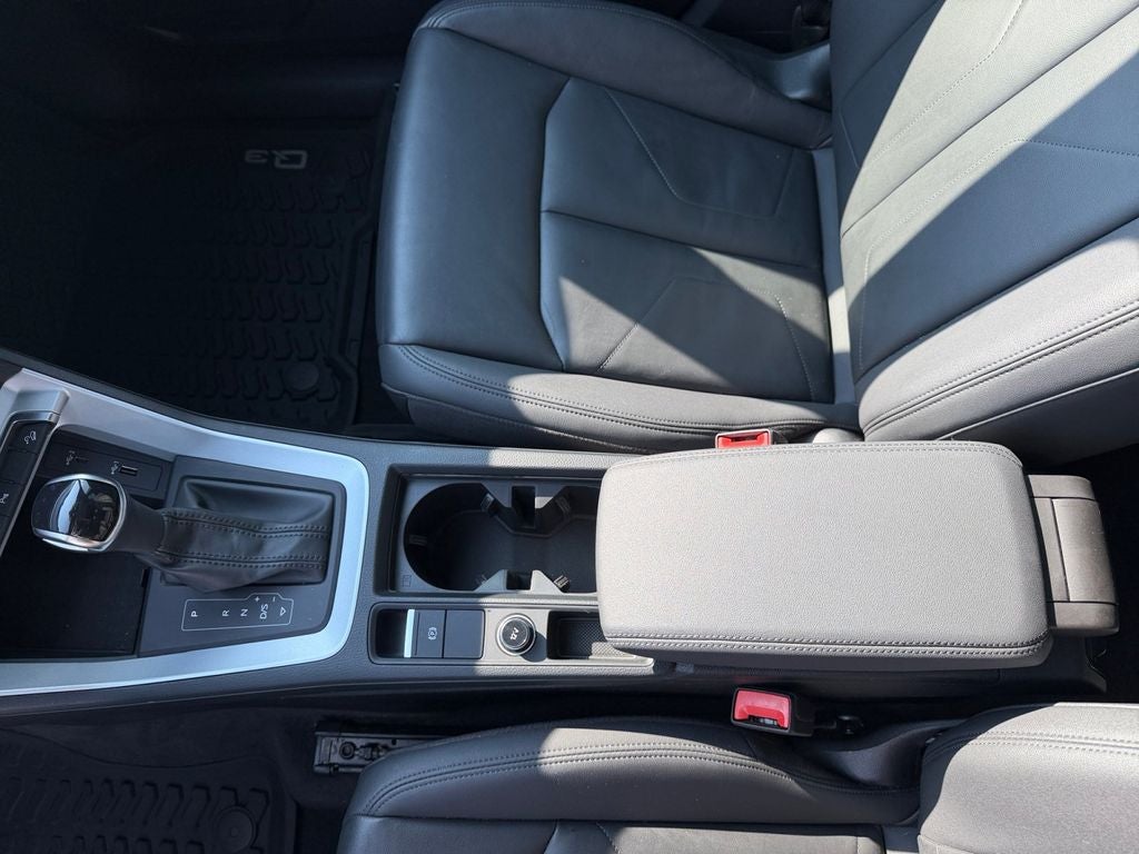 2021 Audi Q3 Premium w/Convenience Pkg & 19" 5-Twin-Spoke Wheel S Line quattro