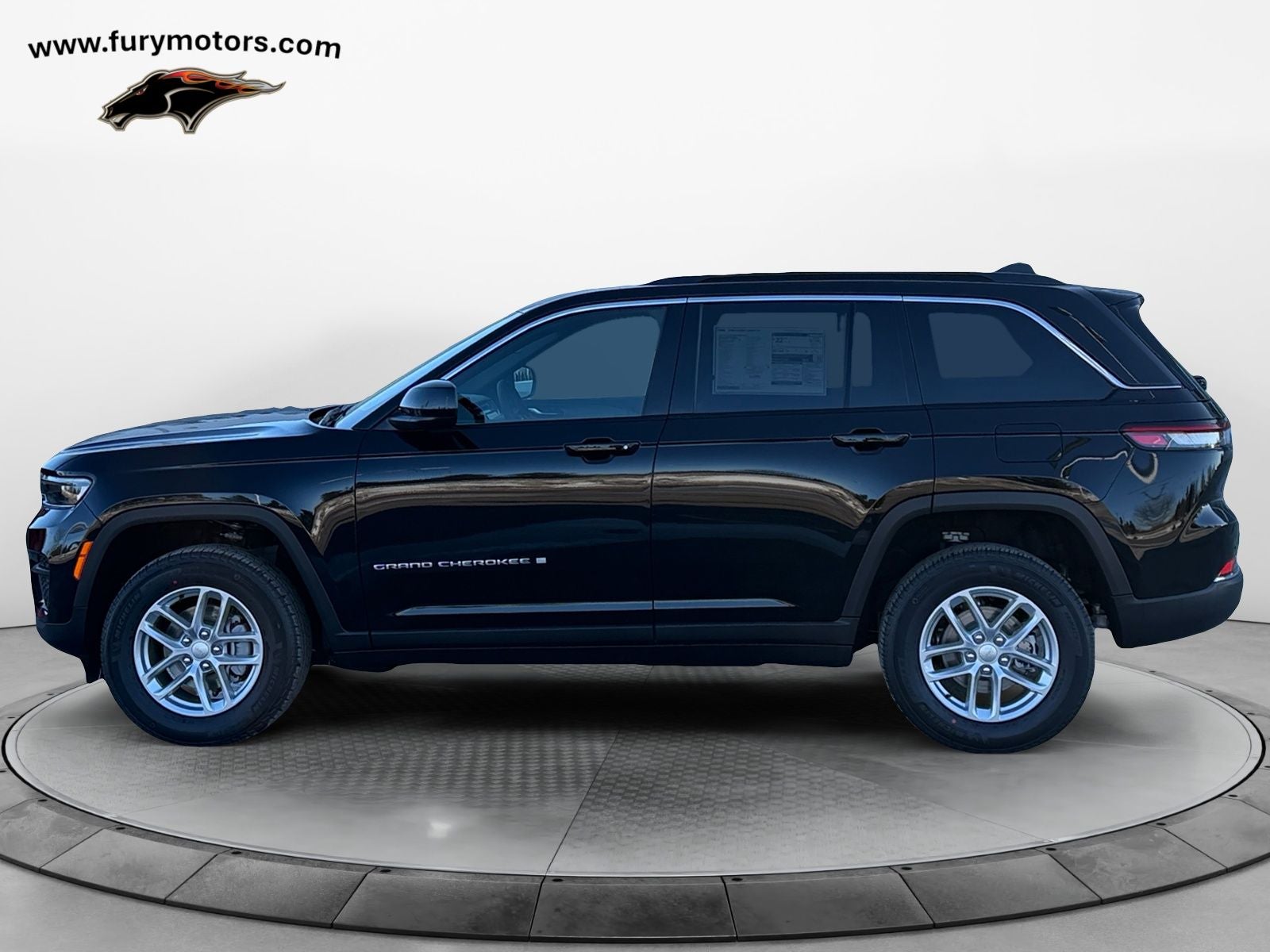 2025 Jeep Grand Cherokee GRAND CHEROKEE LAREDO X 4X4