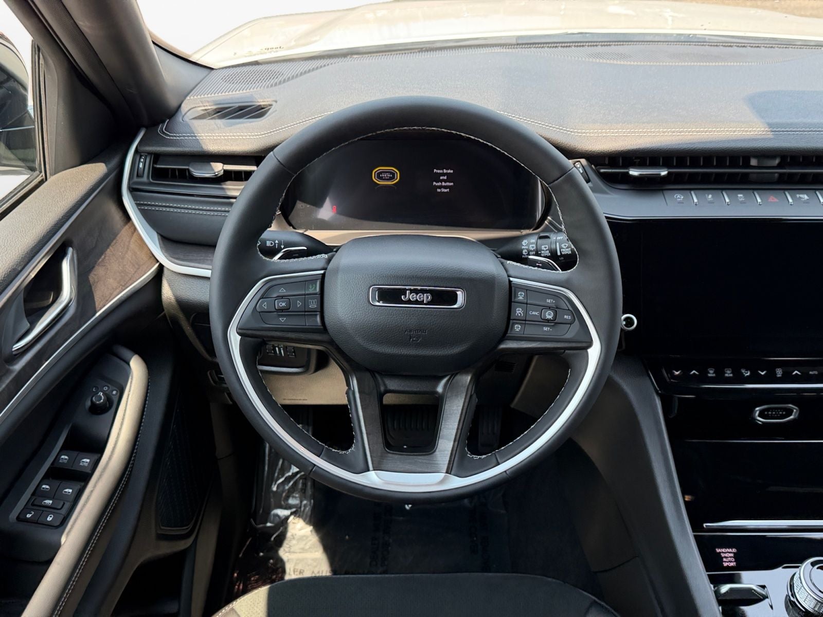 2026 Jeep Grand Cherokee GRAND CHEROKEE LAREDO ALTITUDE 4X4