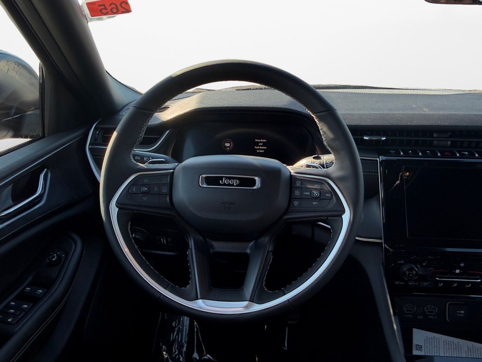 2025 Jeep Grand Cherokee GRAND CHEROKEE L LAREDO X 4X4