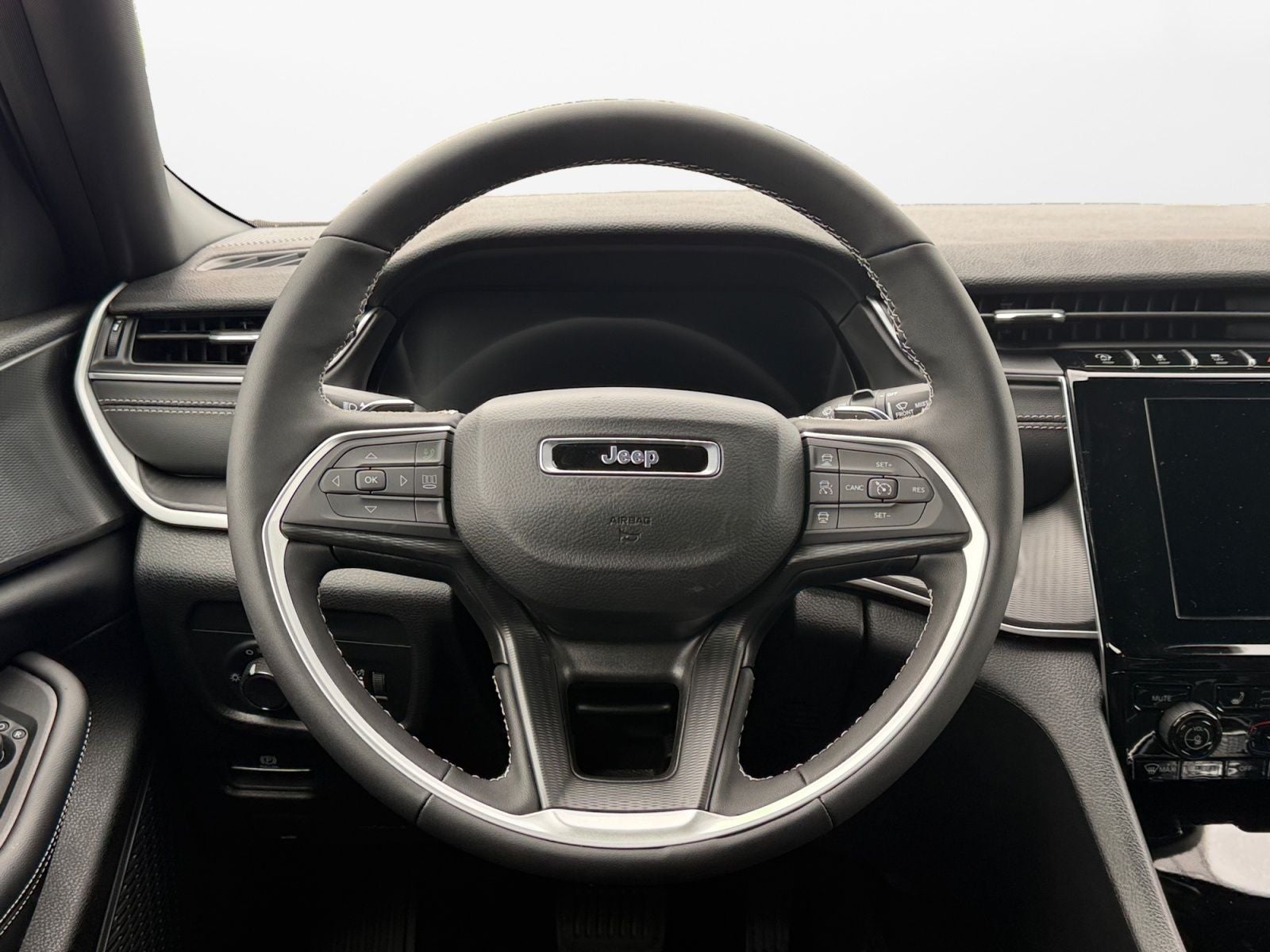 2026 Jeep Grand Cherokee GRAND CHEROKEE L LAREDO X 4X4