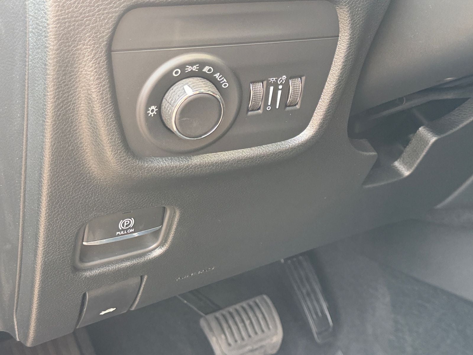 2026 Jeep Grand Cherokee GRAND CHEROKEE L LAREDO X 4X4