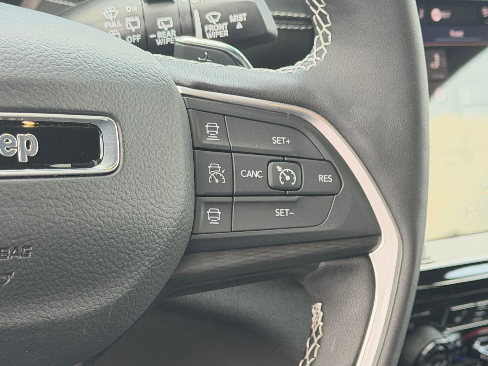 2026 Jeep Grand Cherokee GRAND CHEROKEE L LAREDO X 4X4