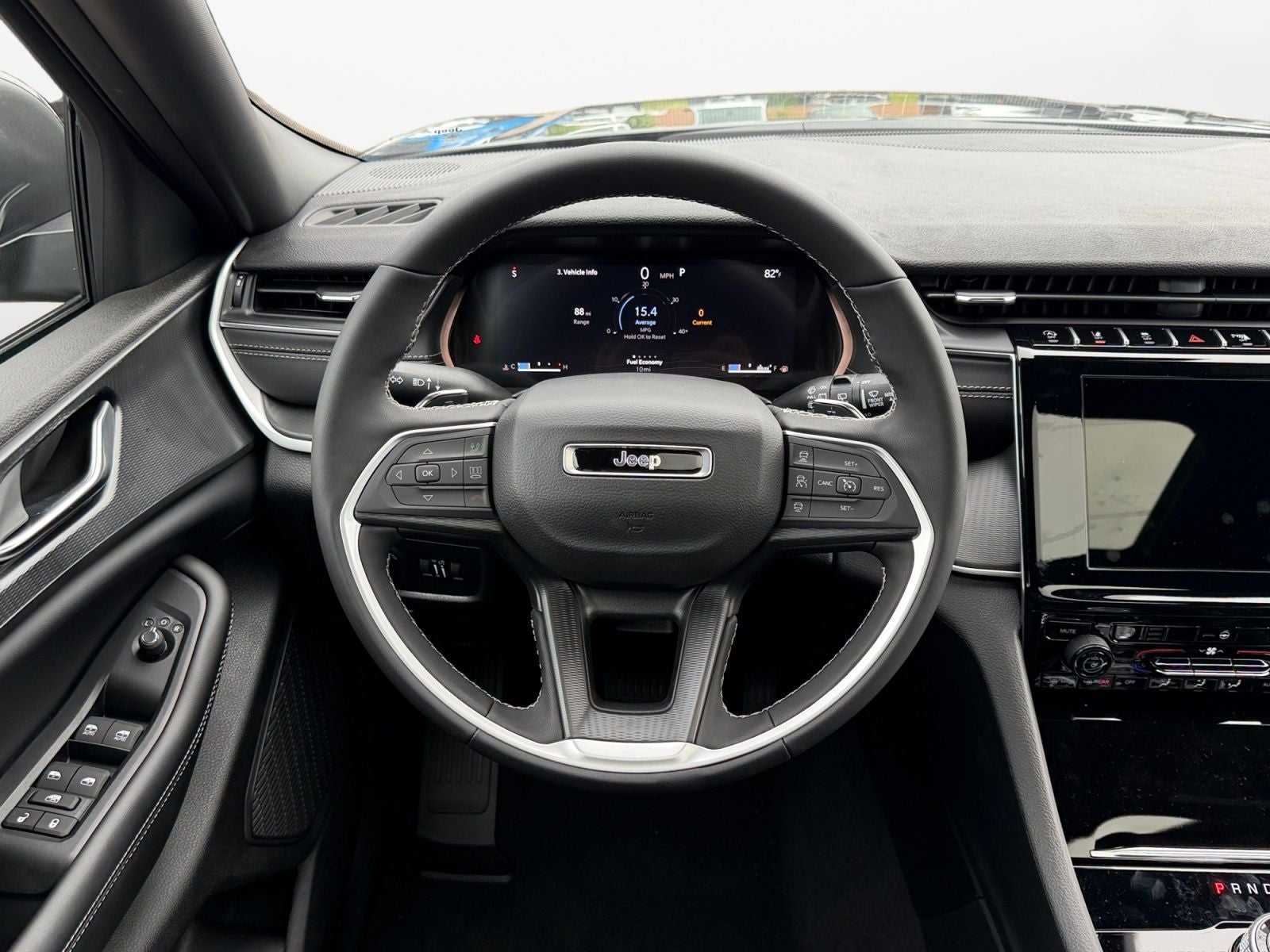 2026 Jeep Grand Cherokee GRAND CHEROKEE L LAREDO X 4X4