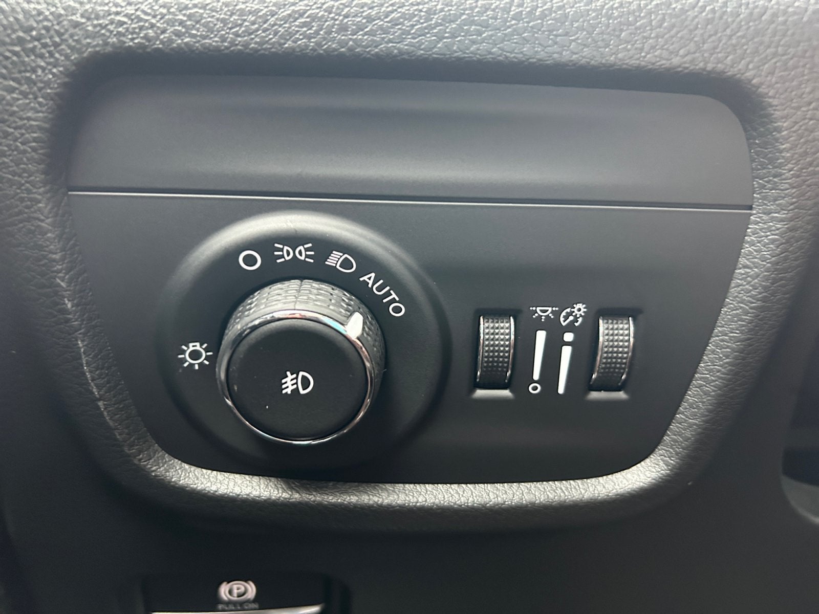 2027 Jeep Grand Cherokee GRAND CHEROKEE L LIMITED RESERVE 4X4