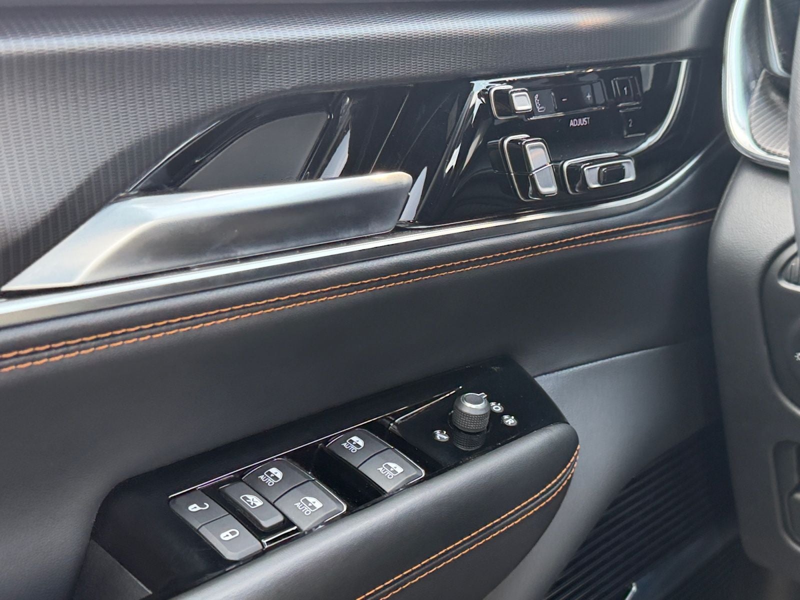 2025 Jeep Grand Wagoneer L Series III Obsidian 4x4
