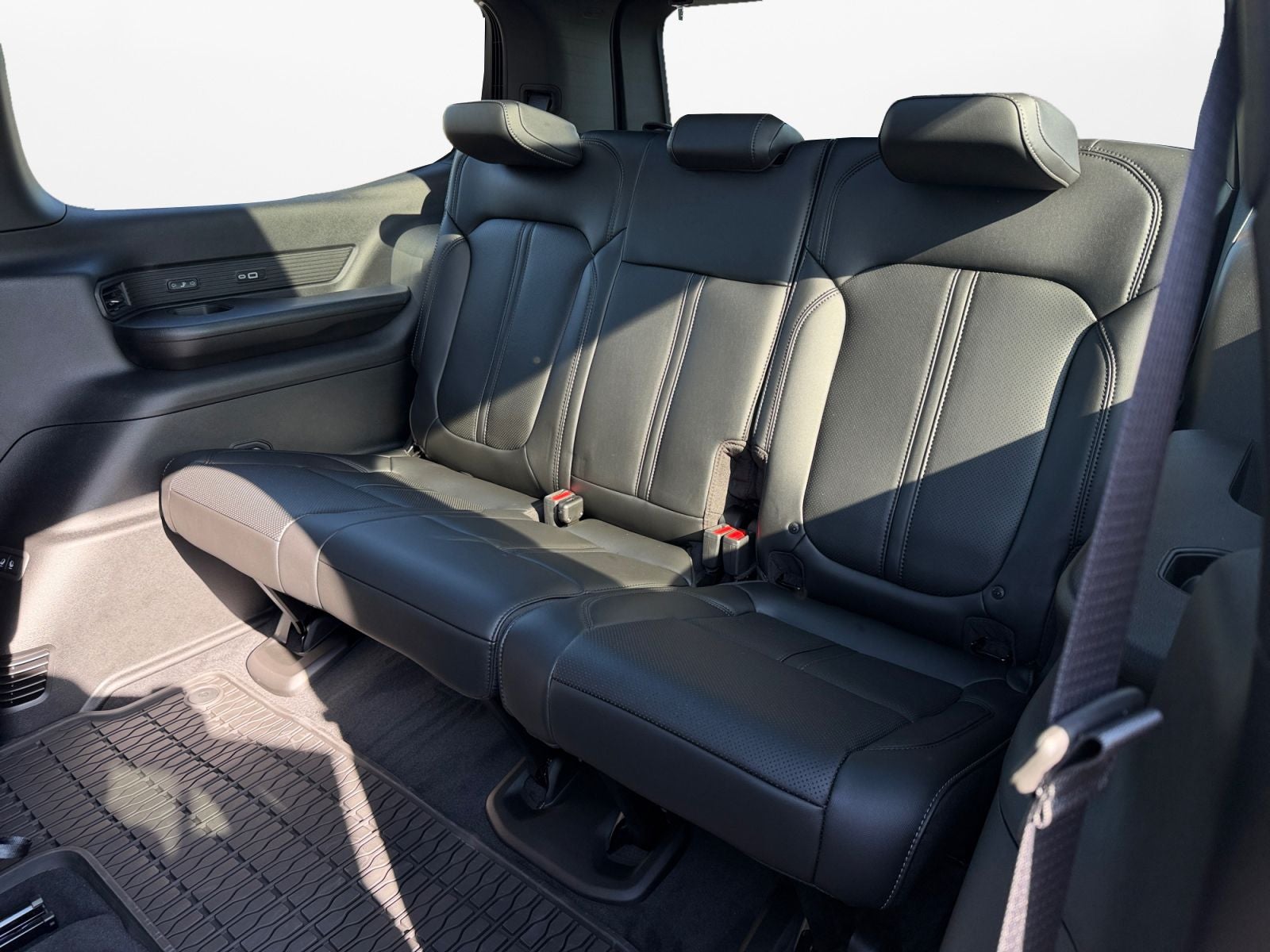2026 Jeep Grand Wagoneer GRAND WAGONEER UPLAND 4X4