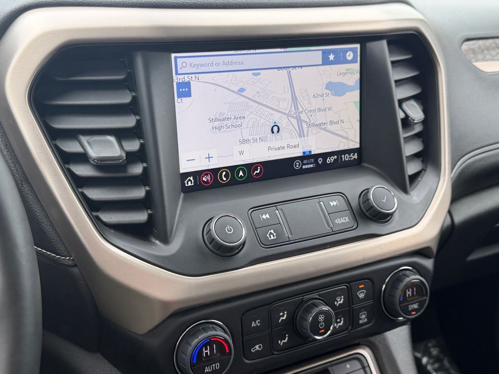 2023 GMC Acadia Denali
