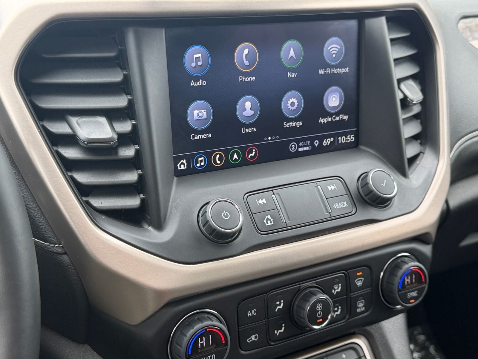 2023 GMC Acadia Denali