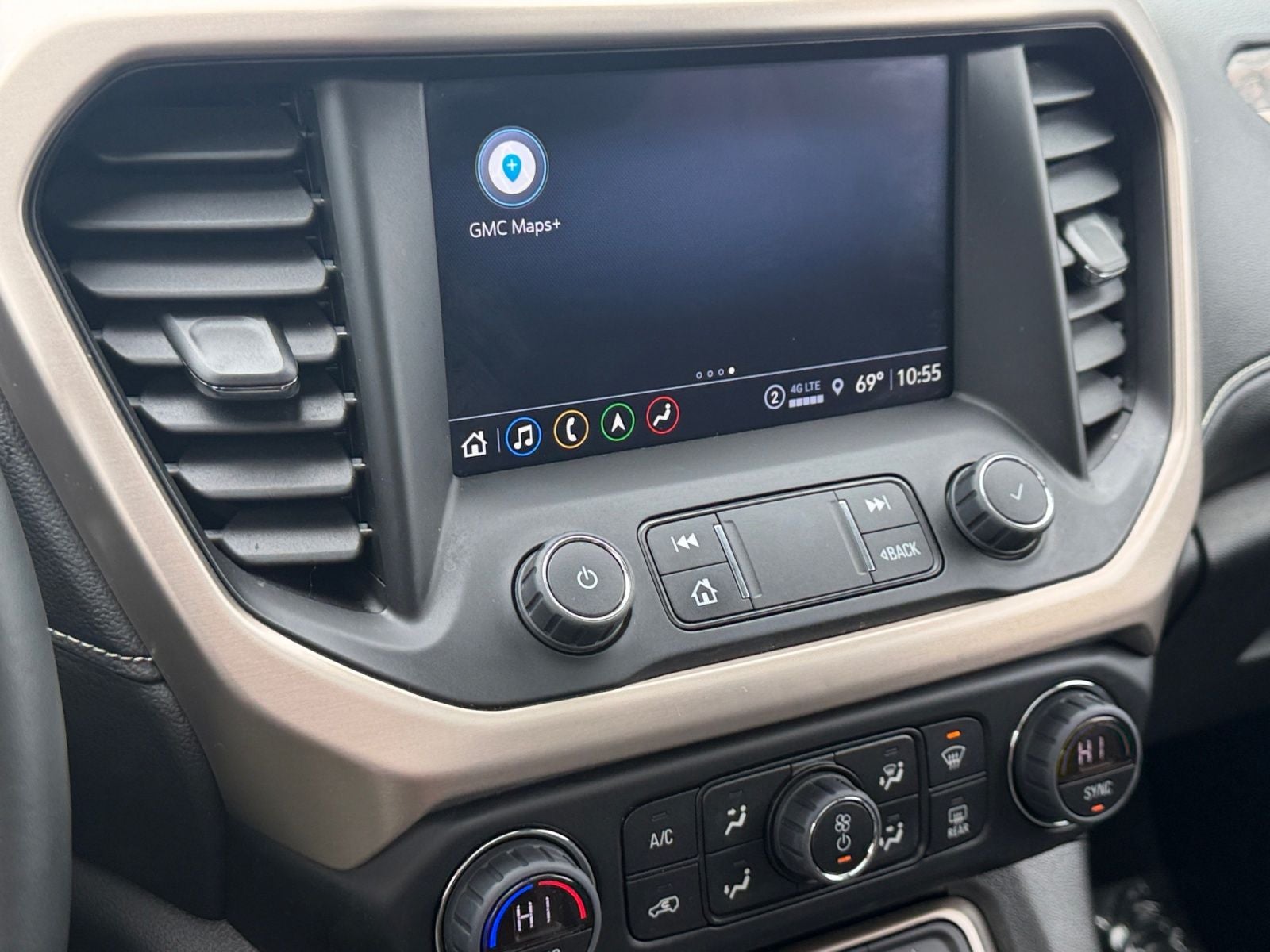 2023 GMC Acadia Denali