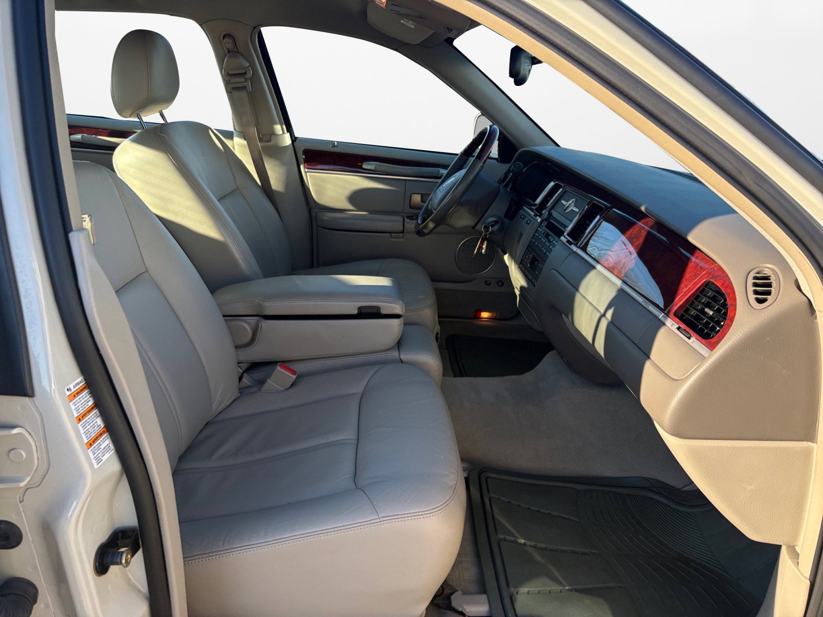 2004 Lincoln Town Car Ultimate