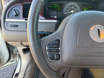 2004 Lincoln Town Car Ultimate
