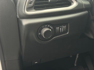 2027 Chrysler Pacifica PACIFICA SELECT AWD