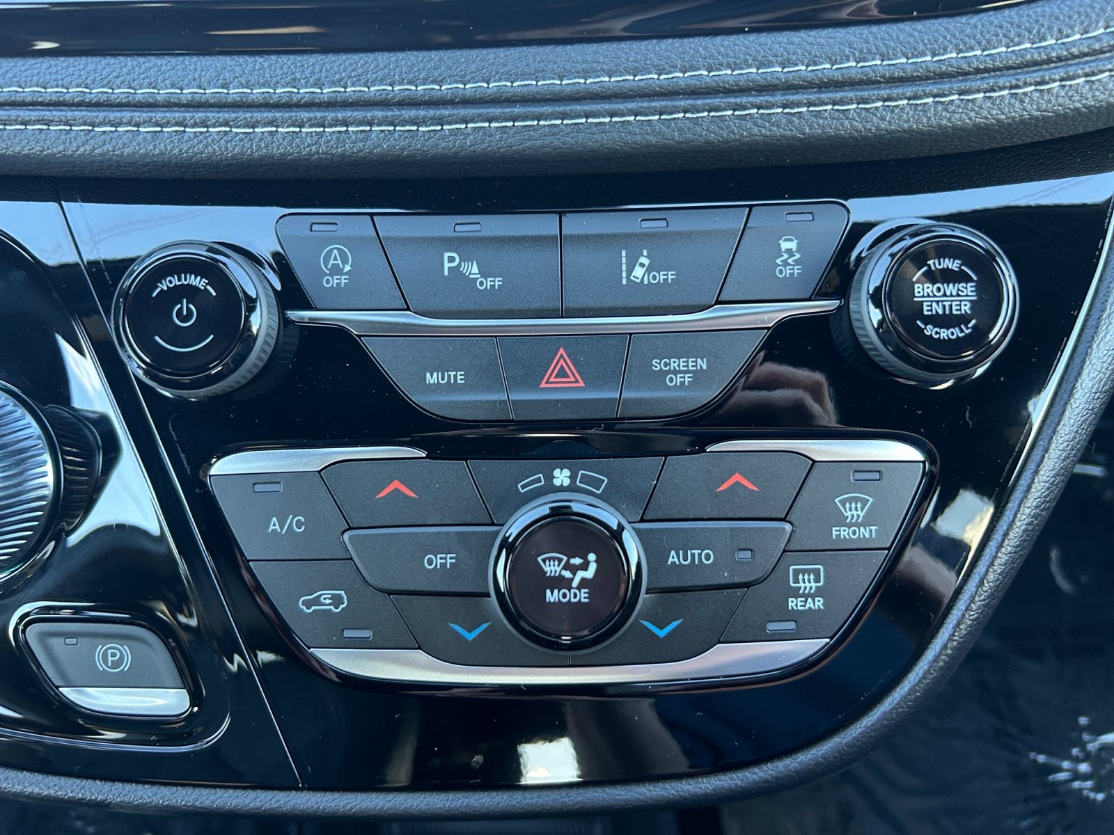 2027 Chrysler Pacifica PACIFICA SELECT AWD