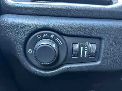 2027 Chrysler Pacifica PACIFICA SELECT AWD