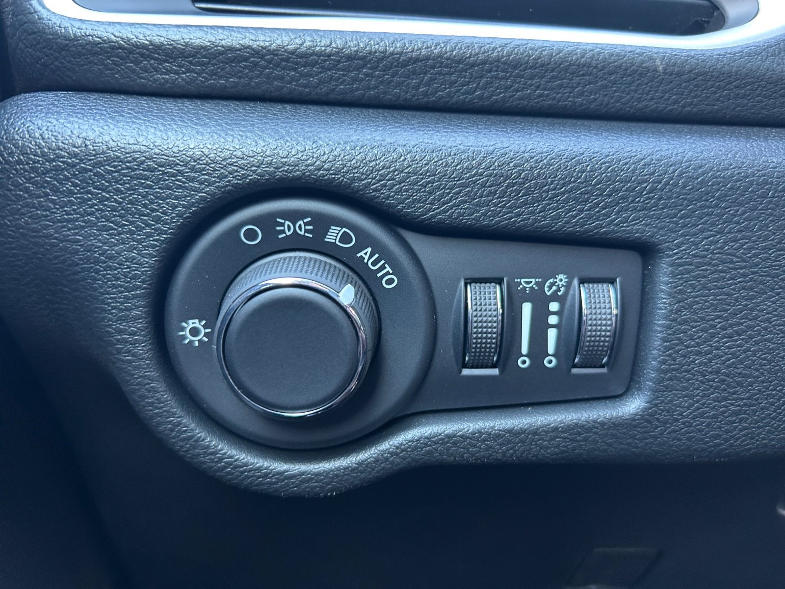 2027 Chrysler Pacifica PACIFICA SELECT AWD