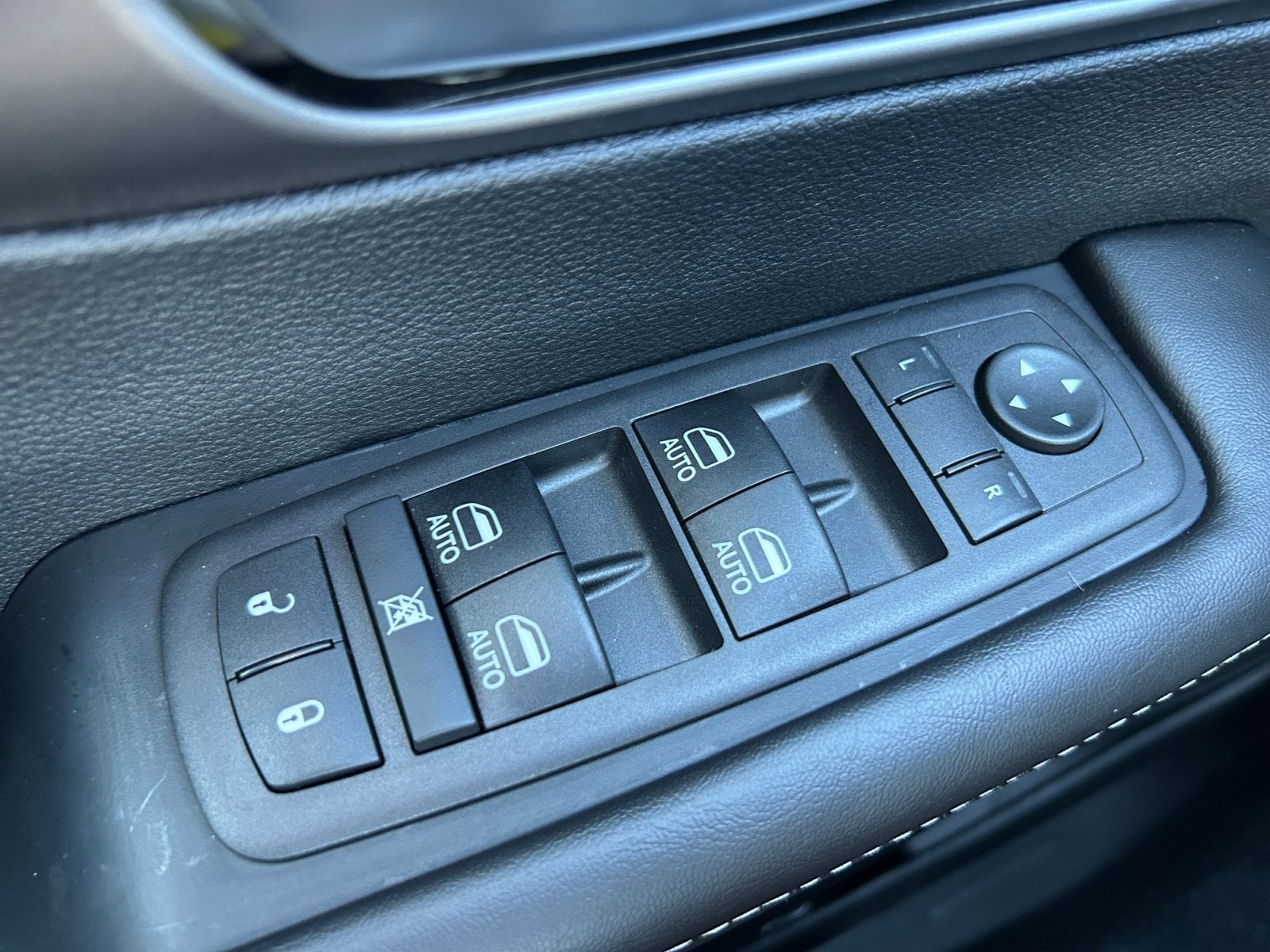 2027 Chrysler Pacifica PACIFICA SELECT AWD
