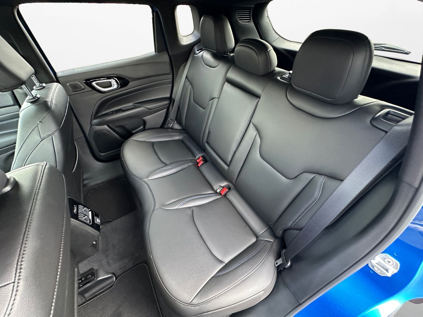 2025 Jeep Compass COMPASS LIMITED 4X4