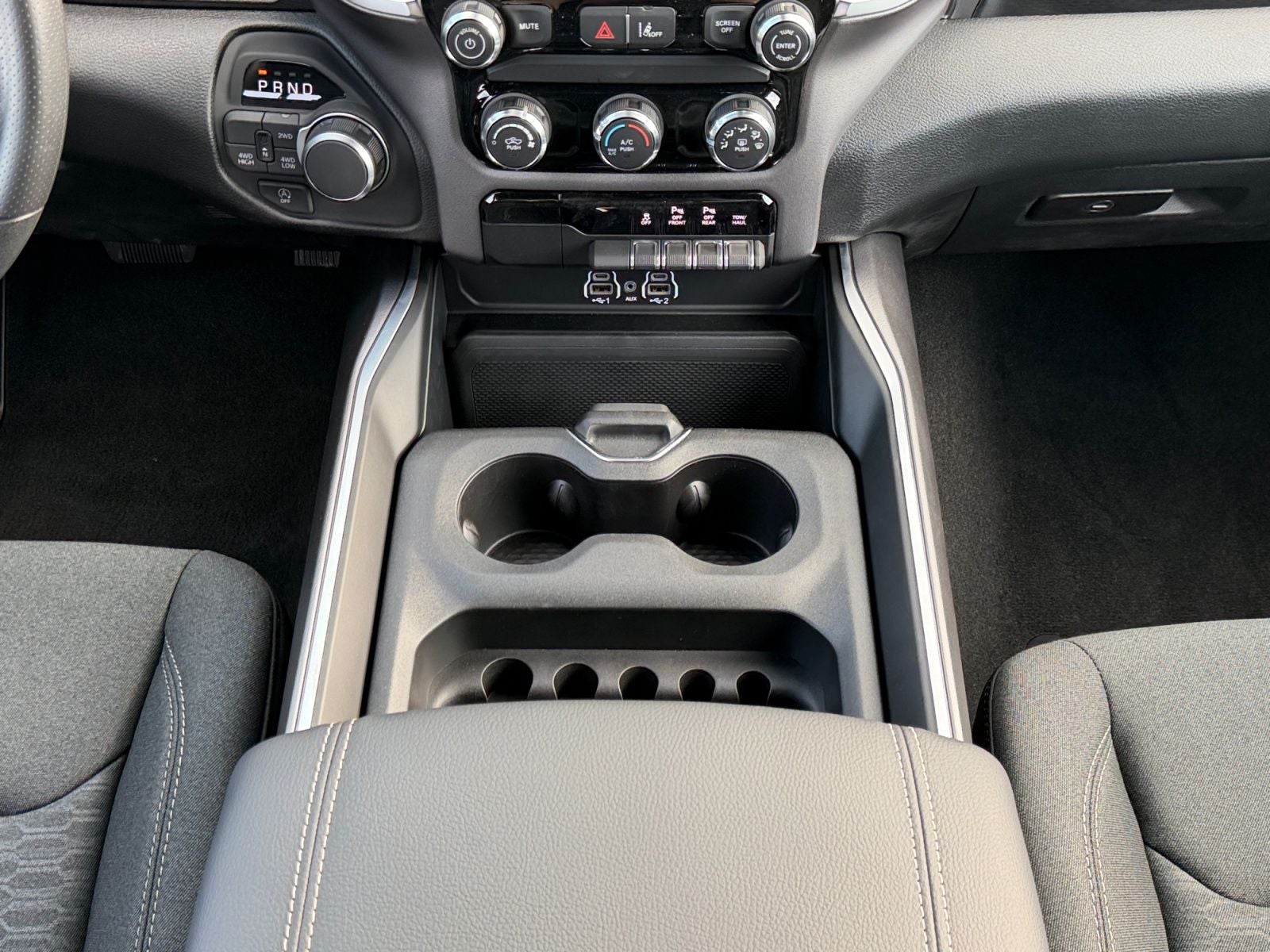 2026 RAM 1500 RAM 1500 EXPRESS CREW CAB 4X4 5'7' BOX