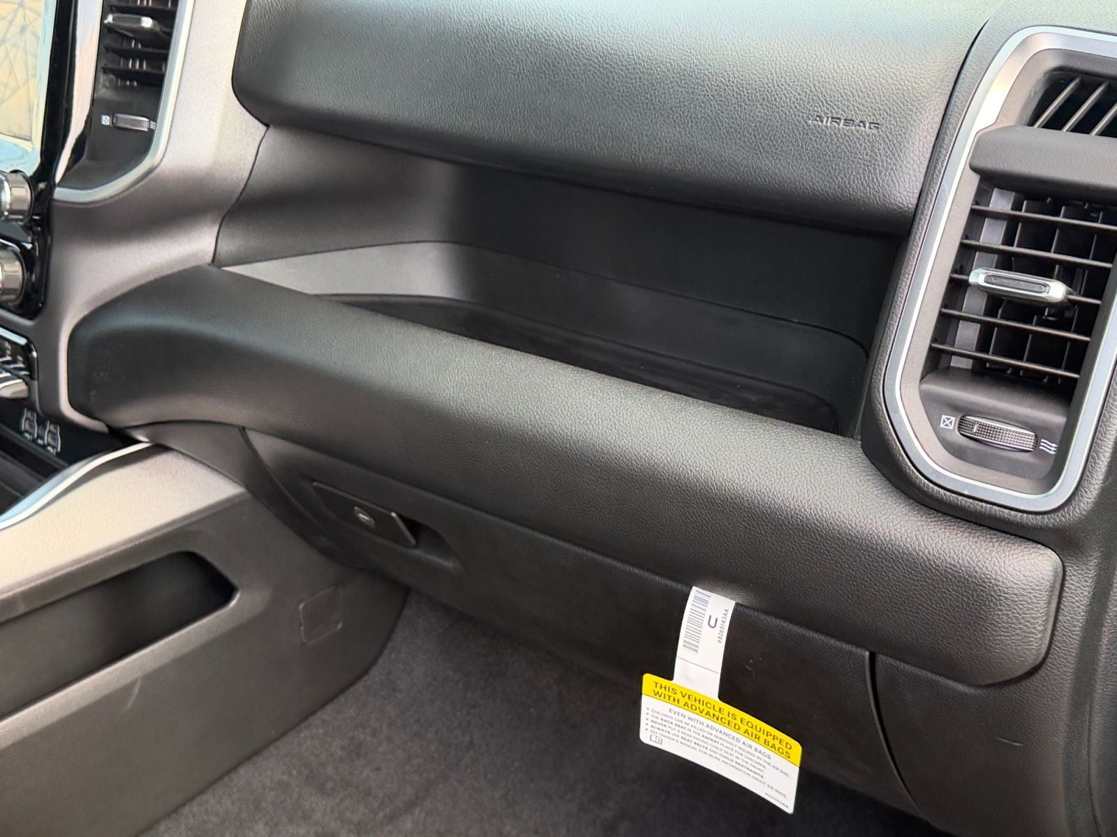 2026 RAM 1500 RAM 1500 EXPRESS CREW CAB 4X4 5'7' BOX