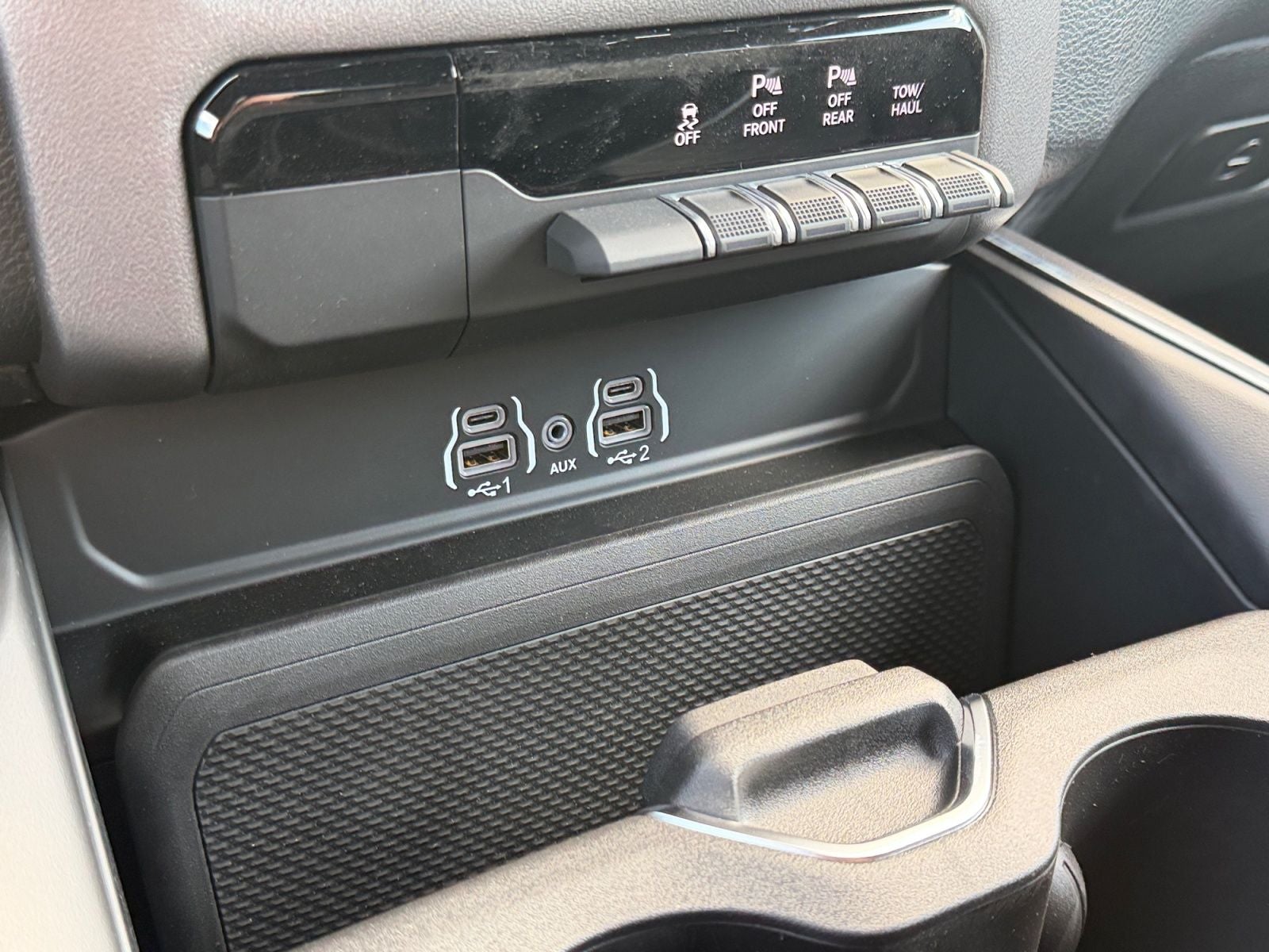 2026 RAM 1500 RAM 1500 EXPRESS CREW CAB 4X4 5'7' BOX