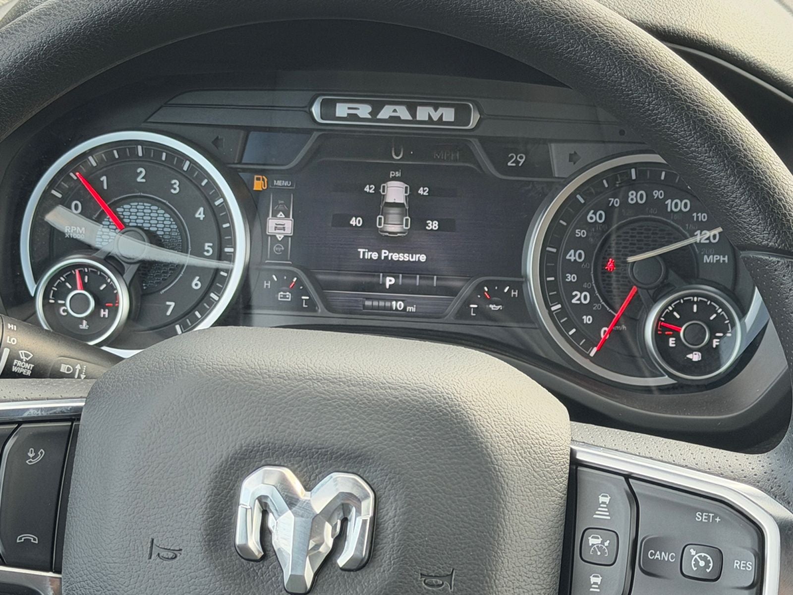 2026 RAM 1500 RAM 1500 EXPRESS CREW CAB 4X4 5'7' BOX