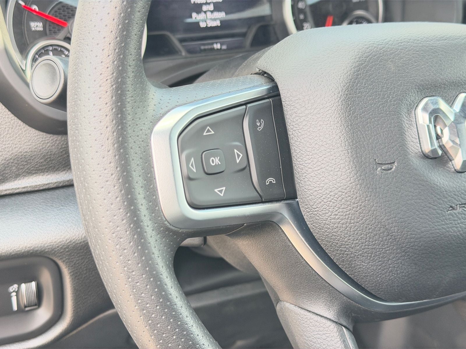 2026 RAM 1500 RAM 1500 EXPRESS CREW CAB 4X4 5'7' BOX