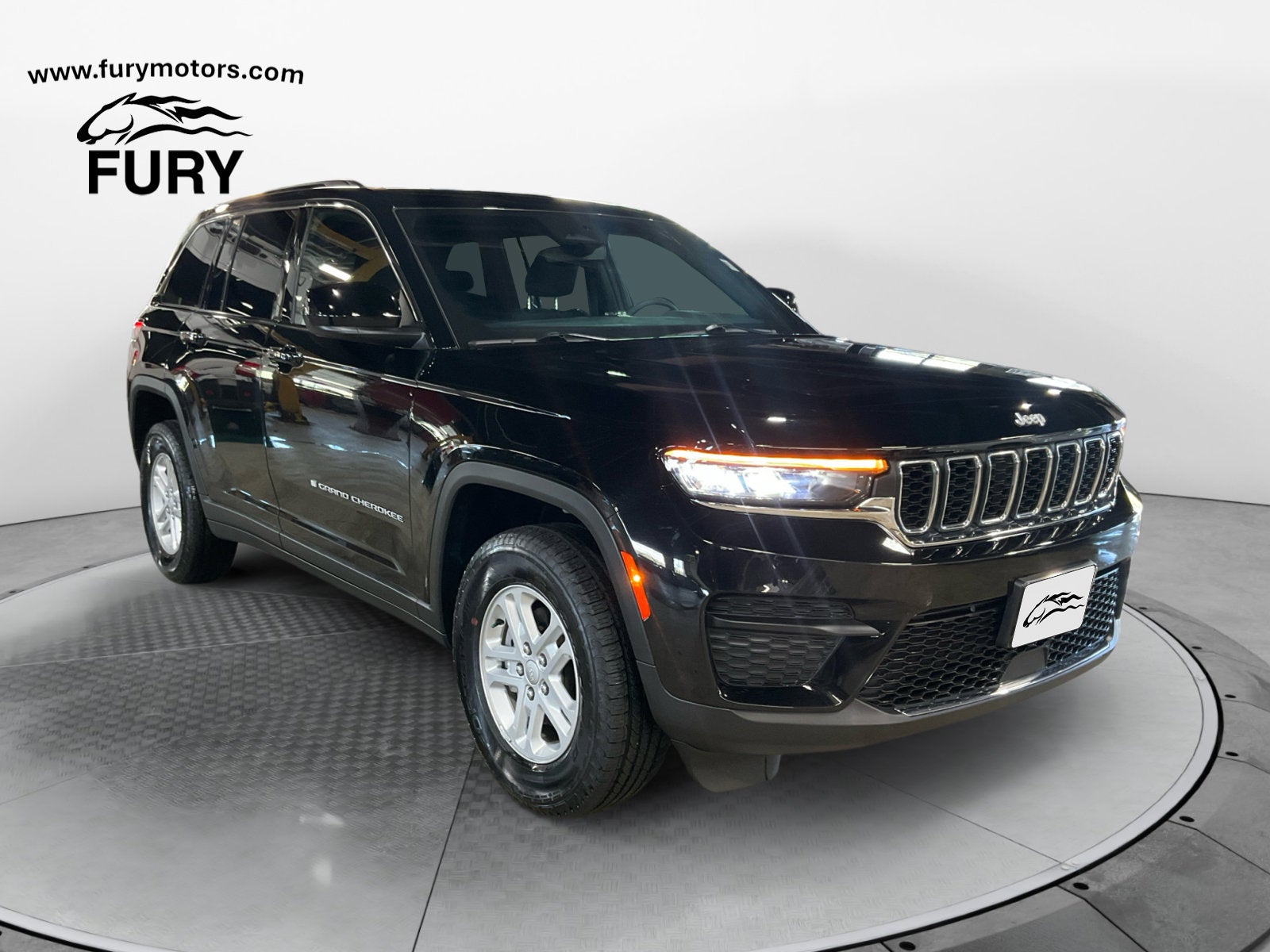 2024 Jeep Grand Cherokee Laredo 4x4