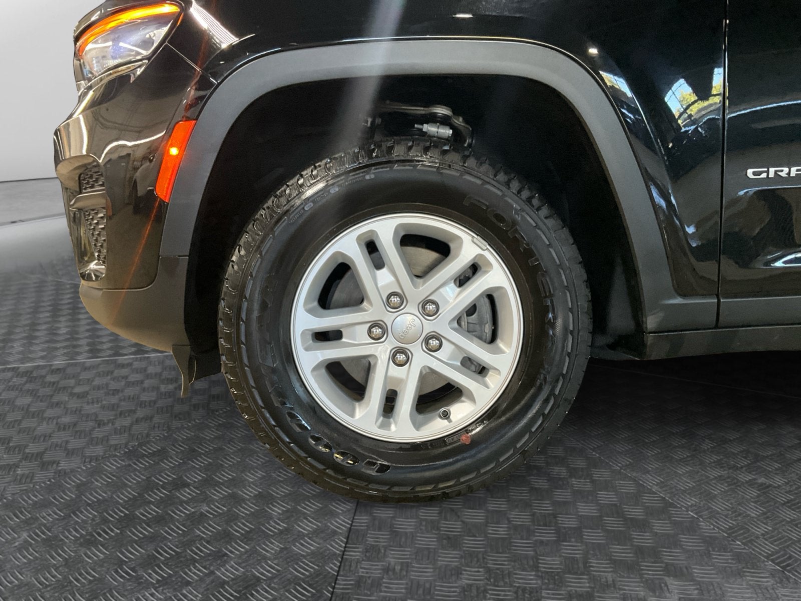 2024 Jeep Grand Cherokee Laredo 4x4