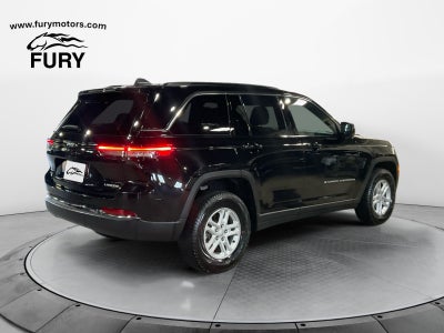 2024 Jeep Grand Cherokee Laredo 4x4