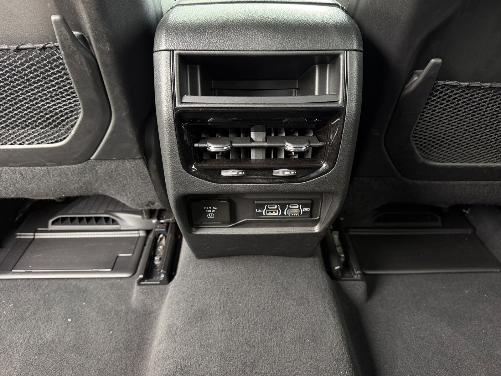 2025 Jeep Grand Cherokee Laredo 4x4