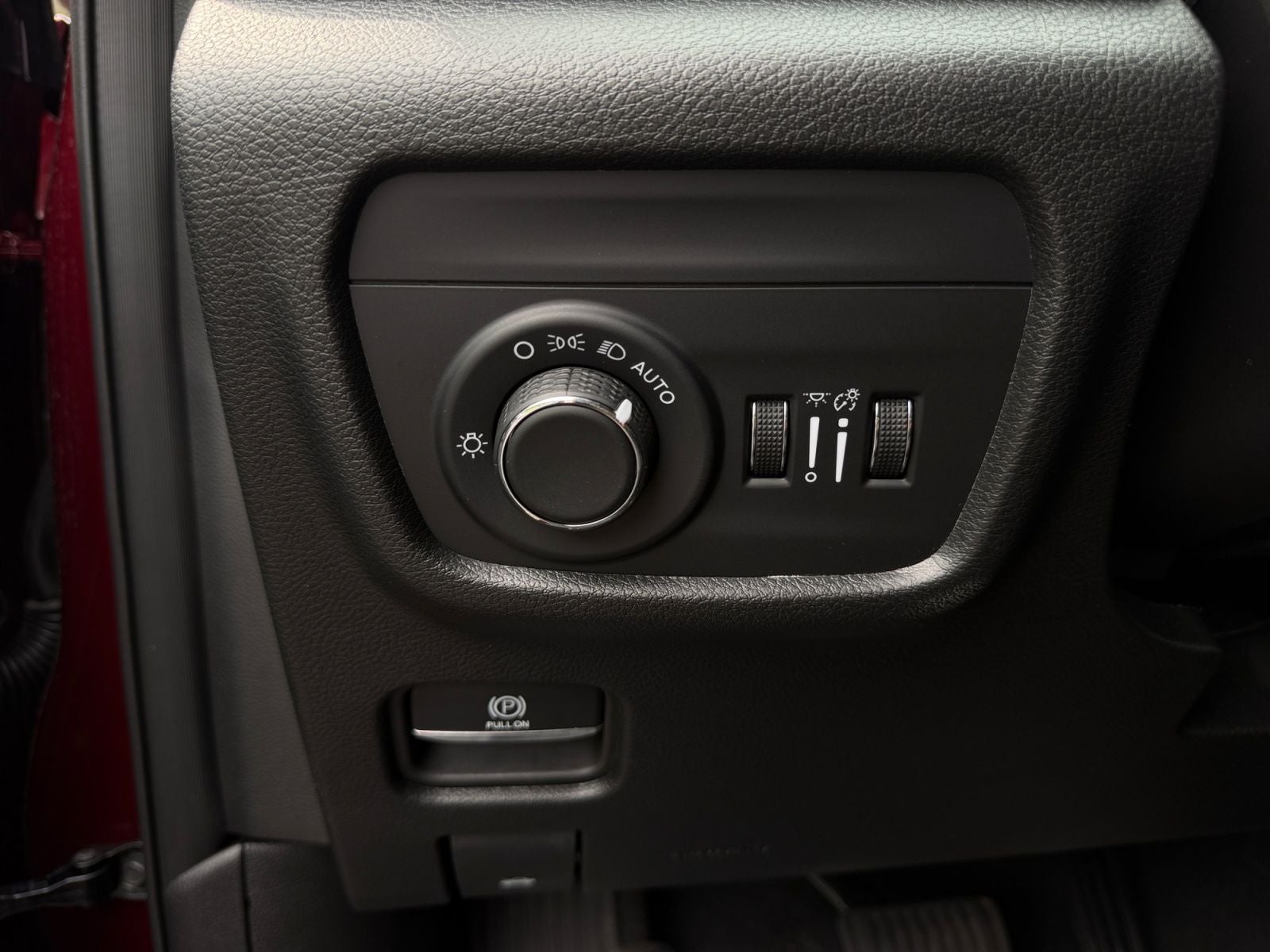 2025 Jeep Grand Cherokee Laredo 4x4